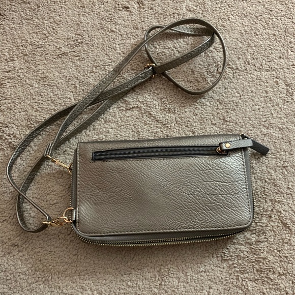 Kate spade phone satchel with pockets - Picture 2 of 4
